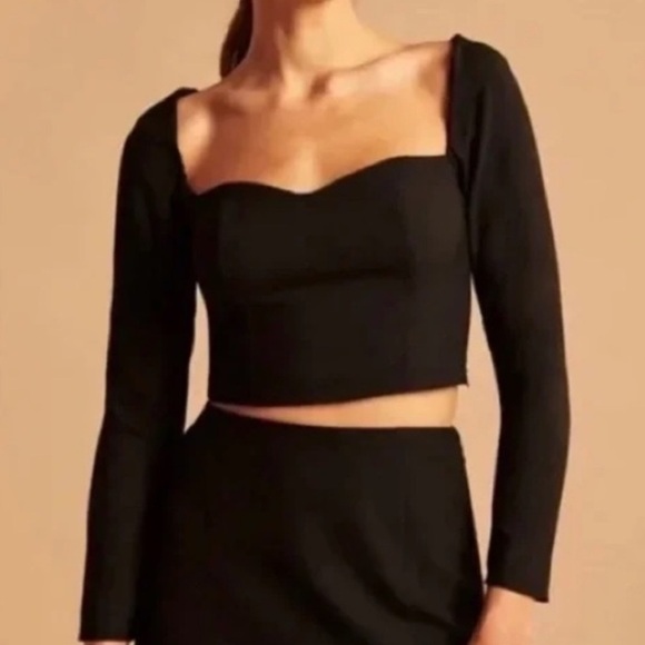Abercrombie & Fitch Tops - Abercrombie Long Sleeve Crop Top Sweetheart Neckline Black Women’s Size Small